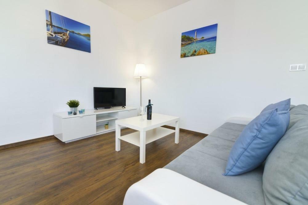 Apartment Dragana, Jezera, Island Murter Екстер'єр фото