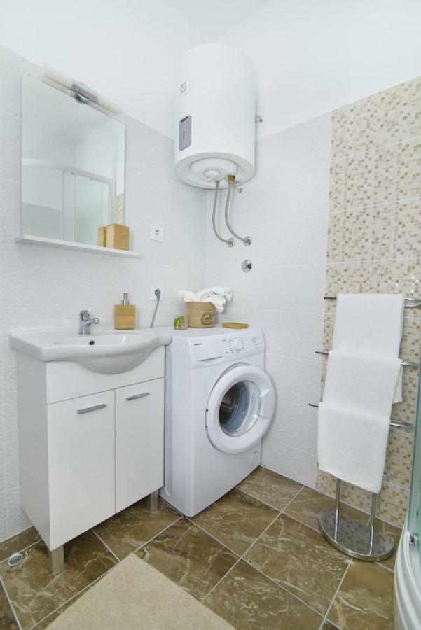 Apartment Dragana, Jezera, Island Murter Екстер'єр фото
